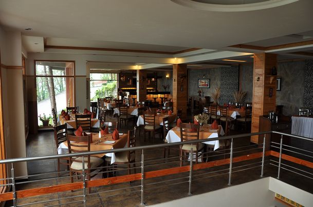 Pine Drive Resort Solan Restaurant